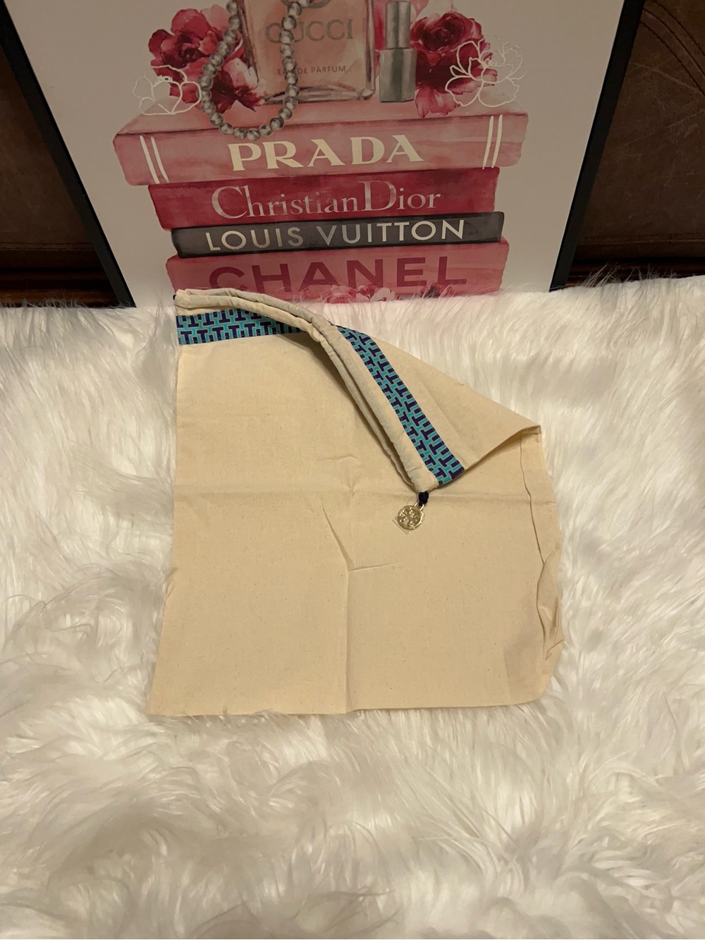 Tory Burch autentic new Cream Canvas Drawstring with Blue Trim dust bag 12X15 - Picture 8 of 8